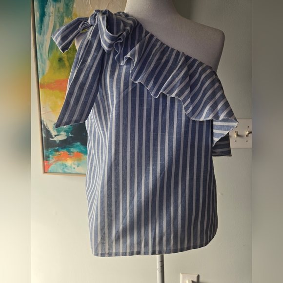 Elegant One-Shoulder Striped Blouse - Picture 3 of 6